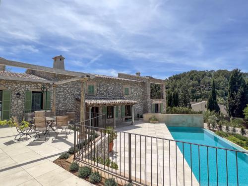 Finca-Stil Haus in mit 5 Schlafzimmern und Pool zu verkaufen