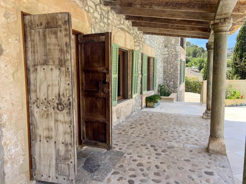 Finca-Stil Haus in mit 5 Schlafzimmern und Pool zu verkaufen