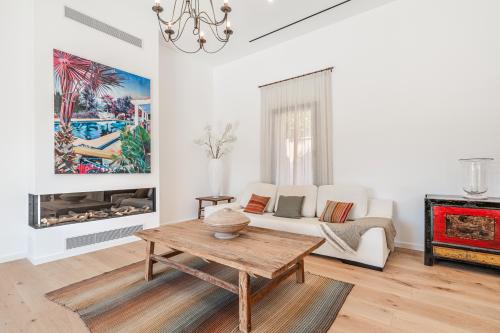 Finca-Stil Haus in mit 5 Schlafzimmern und Pool zu verkaufen