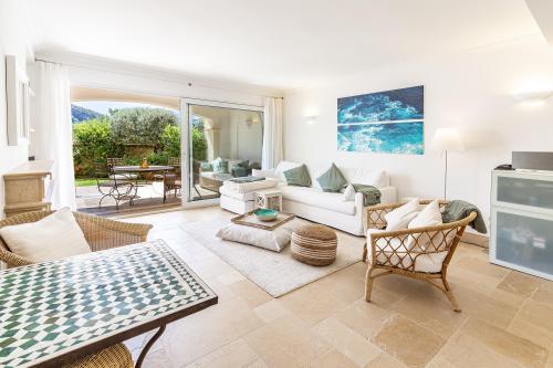 Wunderschönes mediterranes Garten Apartment in Luxus Anlage mit 3 Pools und SPA zu verkaufen